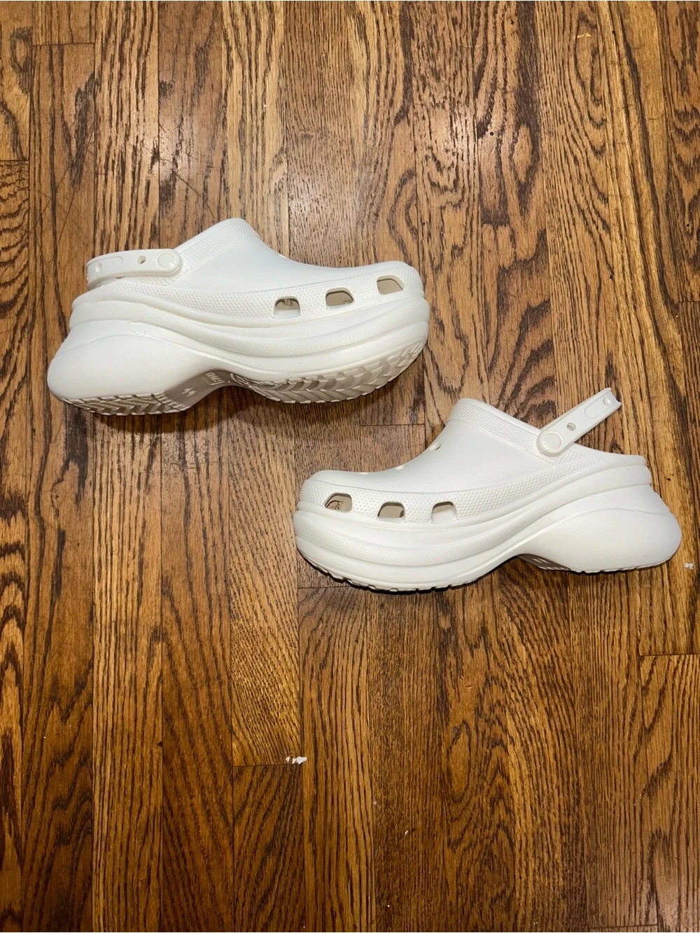 Crocs Classic Platform Clogs White Women’s Size 10 Lightweight Comfort Shoe